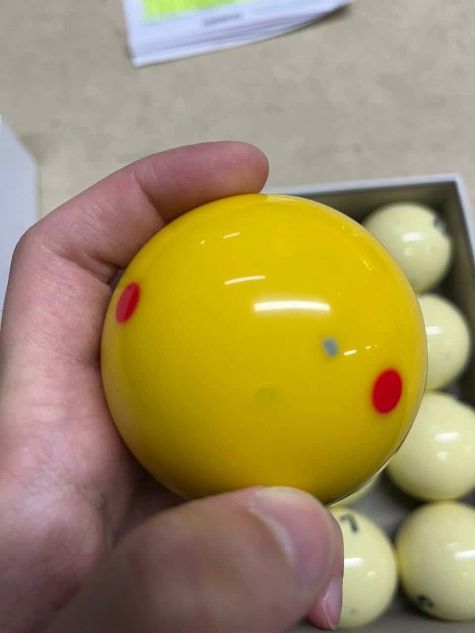 Шары Concept-Balls RP 67 мм Желтый биток с точками УЦЕНКА 1